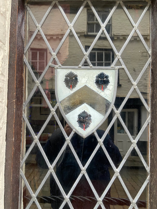 Clue 4 Bottom I